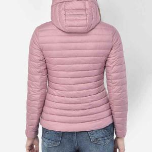 Chaqueta de Invierno Nueva, Relleno de Algodón, Transpirable, Personalizada, Tipo Burbuja, para Mujer, con Capucha, Tinte Liso, Nailon de Alta Calidad - Product Image 2