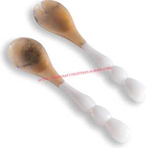 Servidores de ensalada de resina Herramienta de ensalada hecha a mano Cuchara de ensalada con patrón de remolino de mármol y agua utilizada por faizacraft - Product Image 3