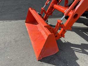 Tractor Agrícola L4701HST 2021, Tractor Utilitario Compacto y Robusto 4x4 con Transmisión de Engranajes, Motor de 47.3 HP y Bomba - Product Image 5