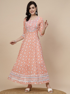 ชุด anarkali kurta ผ้าฝ้ายแท้สำหรับผู้หญิงชุดพิมพ์ลายสีพีชและปักลายชุด anarkali kurta ขายส่งจำนวนมาก - Product Image 2