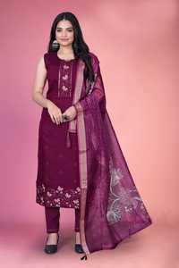 La mayoría de los trajes de mujer de trabajo de hilo bordado de calidad del Vaticano pesado con Dupatta para niñas trajes de uso informal para la venta - Product Image 4