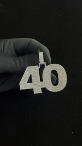 Pendentif de luxe en acier inoxydable style halo avec diamants Moissanite et pierres latérales, finition rhodiée, cadeau unisexe, fournisseur indien - Product Image 6