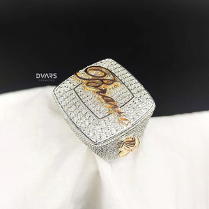 แหวนตัวอักษรแบบกำหนดเองสองสี โมอิสซาไนต์ สไตล์ฮิปฮอป ประดับเพชร ของขวัญ แหวนเงินแท้ชุบทอง สำหรับงานแต่งงาน ปาร์ตี้ แร็ปเปอร์ - Product Image 3