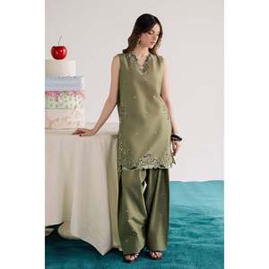 Ensemble chemise et pantalon brodés en tissu batik pour femmes - BIC-270 - Product Image 3