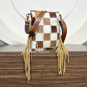 Bolsos bandolera con flecos de piel de vaca y pelo de lujo a la moda al por mayor bolsos de diseño de tablero a cuadros con correa ajustable para mujer - Product Image 1