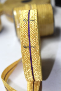 เสื้อเครื่องแบบพิธีการ RCMP สีทองและสีม่วง แต่งด้วยผ้าไหมไมลาร์แบบถักเปีย  ชุดเครื่องแบบพิธีการสีทองล้วนแบบสั่งทำพิเศษ  ผ้าไหมไมลาร์แบบถักเปียสีทอง  ชุดเครื่องแบบแบบดั้งเดิม - Product Image 4