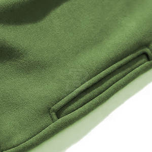 Venta al por mayor OEM de los hombres ligeros de color sólido Puff impresión sudaderas con capucha de invierno cuello - Product Image 4