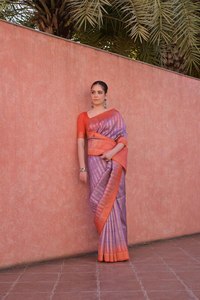 Vêtements ethniques indiens au design moderne Meilleure vente Saree à bas prix pour mariage et fête - Product Image 4