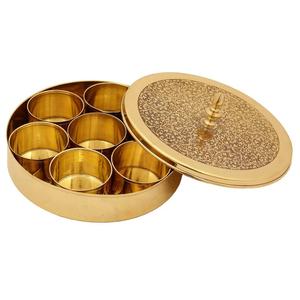 การออกแบบใหม่กล่องมัซซาล่ายทองเหลืองบริสุทธิ์ภาชนะบรรจุเครื่องเทศพร้อมกล่องเครื่องเทศทองเหลืองเจ็ดช่องสําหรับห้องครัวจาก Jamsons - Product Image 1