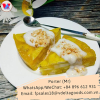Cuisine vietnamien de haute qualité, savoureux gâteau banane à la vapeur avec noix de coco (banh chuoi hap) vacances