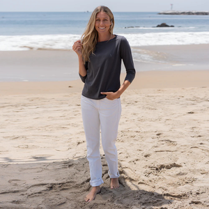 Camiseta de Manga 3/4 con Cuello Redondo para Mujer, Color Gris Oscuro, 100% Algodón Orgánico de Lujo, Preencogido, Certificado GOTS, Ajuste Clásico, Suave y Premium - Product Image 3