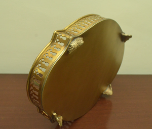 Plateau de service en laiton antique mat Conception de travail de coupe rustique Artisanat Technique en métal Laiton pur-pour les occasions de mariage - Product Image 5