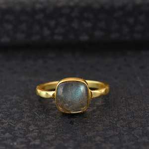 Nouvelle Arrivée Bague Bohème en Pierre de Labradorite, Bijou Délicat en Laiton Plaqué Or 18K pour Femme, Bagues Solitaires Vintage Vente en Gros/OEM/ODM - Product Image 1