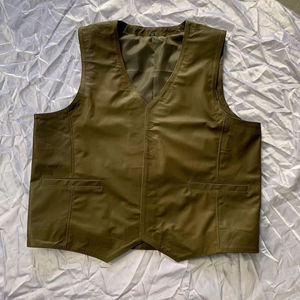 Chaleco de cuero de diseño personalizado con cuello en V Chaleco de hombre de desgaste orgánico de alta calidad 100%/bolsillo de 5 dimensiones - Product Image 1