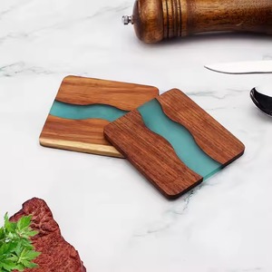 Juego de posavasos de arte popular moderno rústico, resina de madera para decoración del hogar, protección de muebles, uso de arte artesanal, juego de posavasos de estilo amoroso - Product Image 2