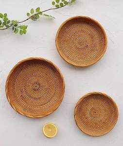 Vente en gros de plateaux à fruits ronds traditionnels en rotin naturel faits à la main de différentes tailles plateaux de service en rotin personnalisés plateaux de décoration intérieure - Product Image 2