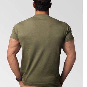 เสื้อยืดออกกำลังกายเพาะกายผู้ชายขายดีที่สุด) เสื้อยืดฝึกซ้อมในยิม พิมพ์โลโก้ เสื้อยืดผ้าฝ้ายผสมโพลีเอสเตอร์แบบพื้นฐาน - Product Image 3