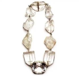 Bijoux faits à la main en résine avec pendentif en métal modèle modèle de l'Inde par OCEAN EXPORT - Product Image 5