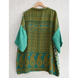Robe kimono courte en patchwork de soie, grande taille, respirante, faite à la main, imprimé indien, vêtement de nuit, veste de détente, léger, style bohème, couvre-vêtement - Product Image 5