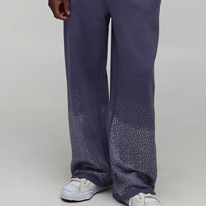 ชุดวอร์มผู้ชายดีไซน์ฮู้ดทันสมัย ประดับด้วยหินเทียม งานประณีต สีพื้น สำหรับฤดูหนาว ราคาถูกสำหรับการสั่งซื้อจำนวนมาก บริการ OEM - Product Image 5