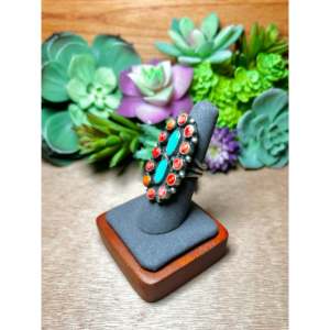 Anillo Navajo Hecho a Mano con Múltiples Piedras y Plata de Ley, Joyería Cultural Coleccionable en Talla 6.5 - Product Image 3