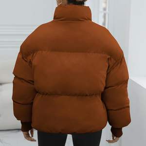 Chaqueta acolchada de invierno hecha de fábrica directa de Venta caliente para mujer Chaqueta acolchada larga de talla grande con cierre de cremallera Chaqueta acolchada - Product Image 2