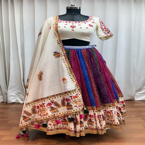 Musli especial Navratri con hilo múltiple y trabajo de espejo Lehenga Choli mujer fabricante de moda de Surat - Product Image 1