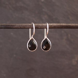 Pendientes con forma de gota de Plata de Ley 925 con piedras preciosas facetadas de ónix negro, accesorios festivos para mujeres y niñas para bodas - Product Image 1