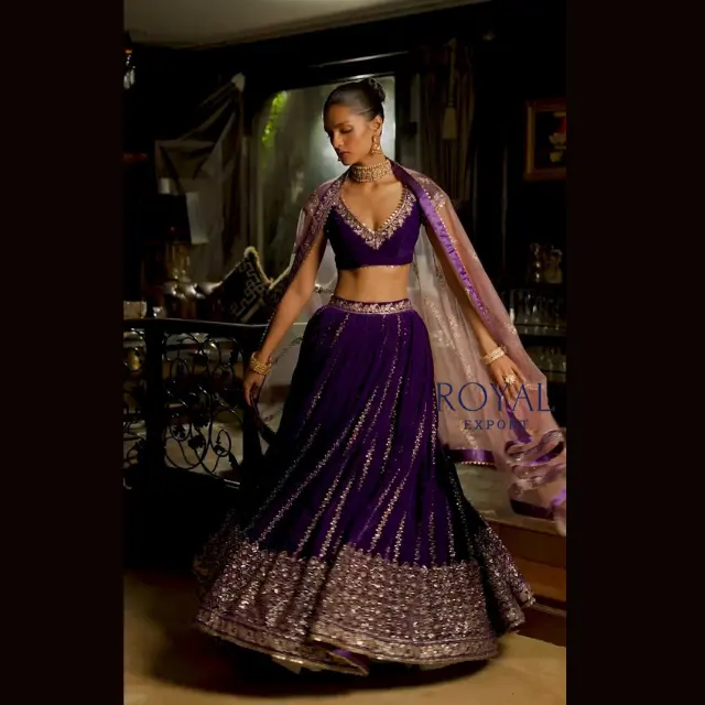 Nouvelle couleur violette Viscose velours broderie séquence travail mariage Collection Lehenga Choli avec Dupatta surat