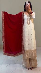 Ensemble de costume pakistanais Salwar Kameez de la mode minimaliste la mieux notée pour les événements et les options de tenue de fête d'Inde - Product Image 5