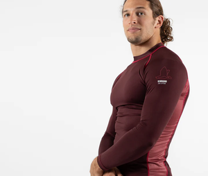 2024 โลโก้ที่กําหนดเองล่าสุดผู้ชายแขนยาวหลวม Fit Rash Guardขายส่งปากีสถาน Men Rash Guard - Product Image 4