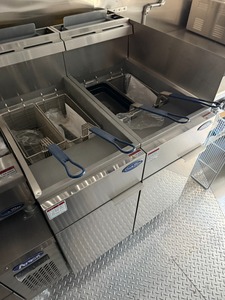 Camión de Comida de 27 Pies, 2023 - Product Image 3