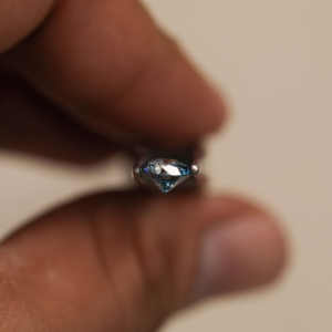 Diamant en vrac cultivé en laboratoire certifié Aqua Blue IGI de 1.75 carats pour la fabrication de bijoux élégants pierre de couleur fantaisie - Product Image 5