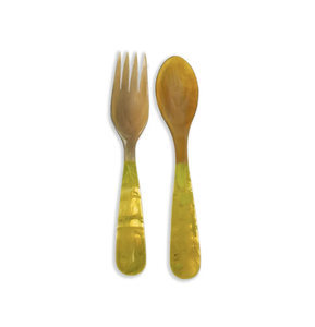 Juego de 2 cubiertos con mango amarillo, cuchara, tenedor, cuerno, resina, cabeza plateada, cubiertos para ensalada, utensilios de cocina, vajilla de mesa, uso - Product Image 3