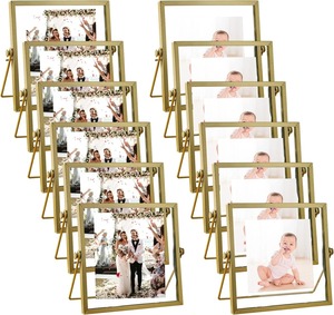 Cadre photo en métal laiton Rustic Touch avec finition mate conçu pour mettre en valeur les photos de famille et les accents intérieurs - Product Image 3