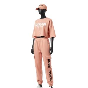 Conjunto deportivo de mujer de alta calidad en algodón y poliéster, top corto de 260 GSM y pantalón con cintura elástica color melocotón. Conjuntos para mujer. - Product Image 4
