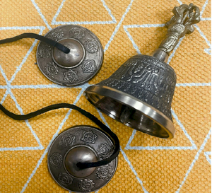 Platillos Tingsha auspiciosos tibetanos: campanas de meditación, instrumentos curativos de sonido, campanas de latón hechas a mano al por mayor. - Product Image 6