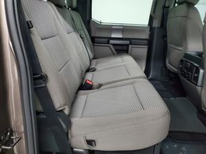 Superbe pick-up F-250 Super Duty d'occasion 2022, automatique, 385 CV, transmission V8 6.2L - Product Image 3