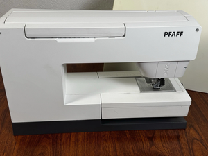 Máquina de coser y bordar Pfaff Creative V-i-s-i-o-n 5.0 lista para usar ahora - Product Image 4