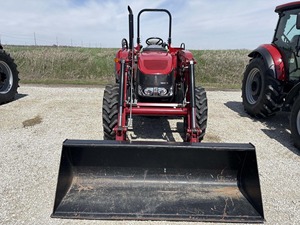 Tractor Agrícola 4x4 con Aire Acondicionado, 75HP, Automático, Entrega Rápida, Motor Confiable, Bomba, Tamaño Mini, Versátil, Caja de Cambios Central - Product Image 6