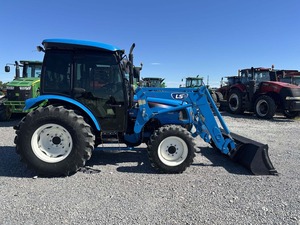 Tractor Compacto Usado en Excelentes Condiciones, 70HP, LS 4WD, Diésel, con Cargador Frontal y Sistema de Cambio Shuttle, en Venta - Product Image 4