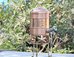 Meilleure vente distributeur d'eau martelé en cuivre pur avec support décoratif en métal à un prix raisonnable - Product Image 4