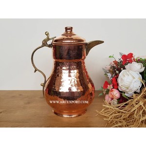 Dallah Árabe de Metal en Latón con Diseño Repujado, Color Dorado, Pulido Brillante con Tapa, Tetera para Servir Té y Café, Aspecto Admirable - Product Image 2