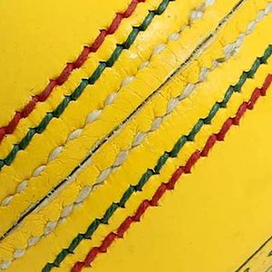 Pelota de Cricket Roja de Alta Calidad para Entrenamiento al Aire Libre, Precio de Fábrica al por Mayor, Logotipo Personalizado - Product Image 6