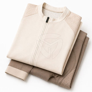 Tenue de cyclisme personnalisée avec impression de logo, tissu respirant, idéale pour les équipes, les clubs, les courses et les activités cyclistes en plein air - Product Image 5