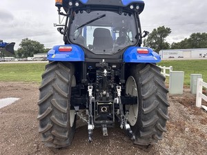 NEW HOLLAND T6.180 |   Maquinaria y Equipo Agrícola Tractores - Product Image 3