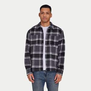 Camisa de manga corta informal de verano Camisas de hombre de alta calidad con botón de logotipo personalizado formal regular - Product Image 2