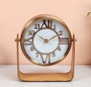 Horloge de bureau classique en métal avec mouvement mécanique, design étanche, option de logo personnalisé - Durable et élégante pour la maison ou le bureau - Product Image 3