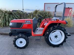 จัดส่งฟรี รถแทรกเตอร์ KUBOTA T22 มือสอง 22 แรงม้า ขับเคลื่อน 4 ล้อ, เครื่องยนต์ดีเซล D1403 1.4 ลิตร 3 สูบ, เกียร์ 12F/4R, PTO 540 รอบต่อนาที, ชุดต่อพ่วง JIS-1 - Product Image 2