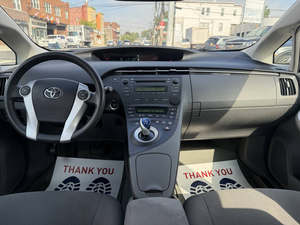 2010 usado To-yo-ta Pri_us Cuatro - Product Image 3